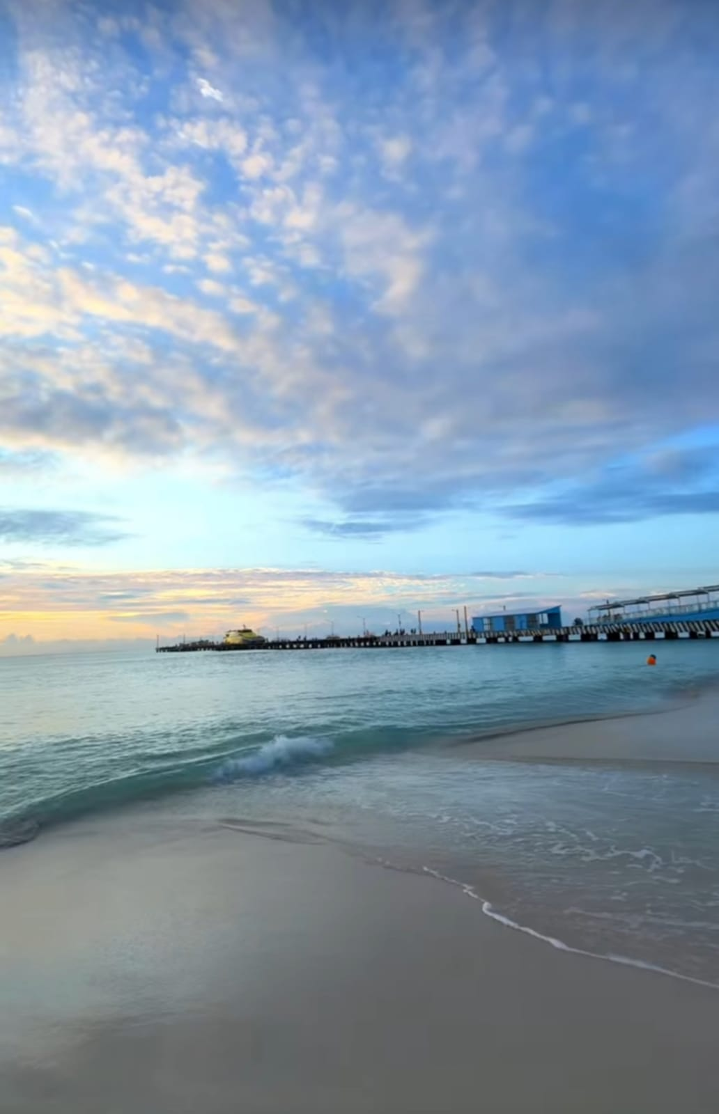 Muelle y playa en Playa del Carmen